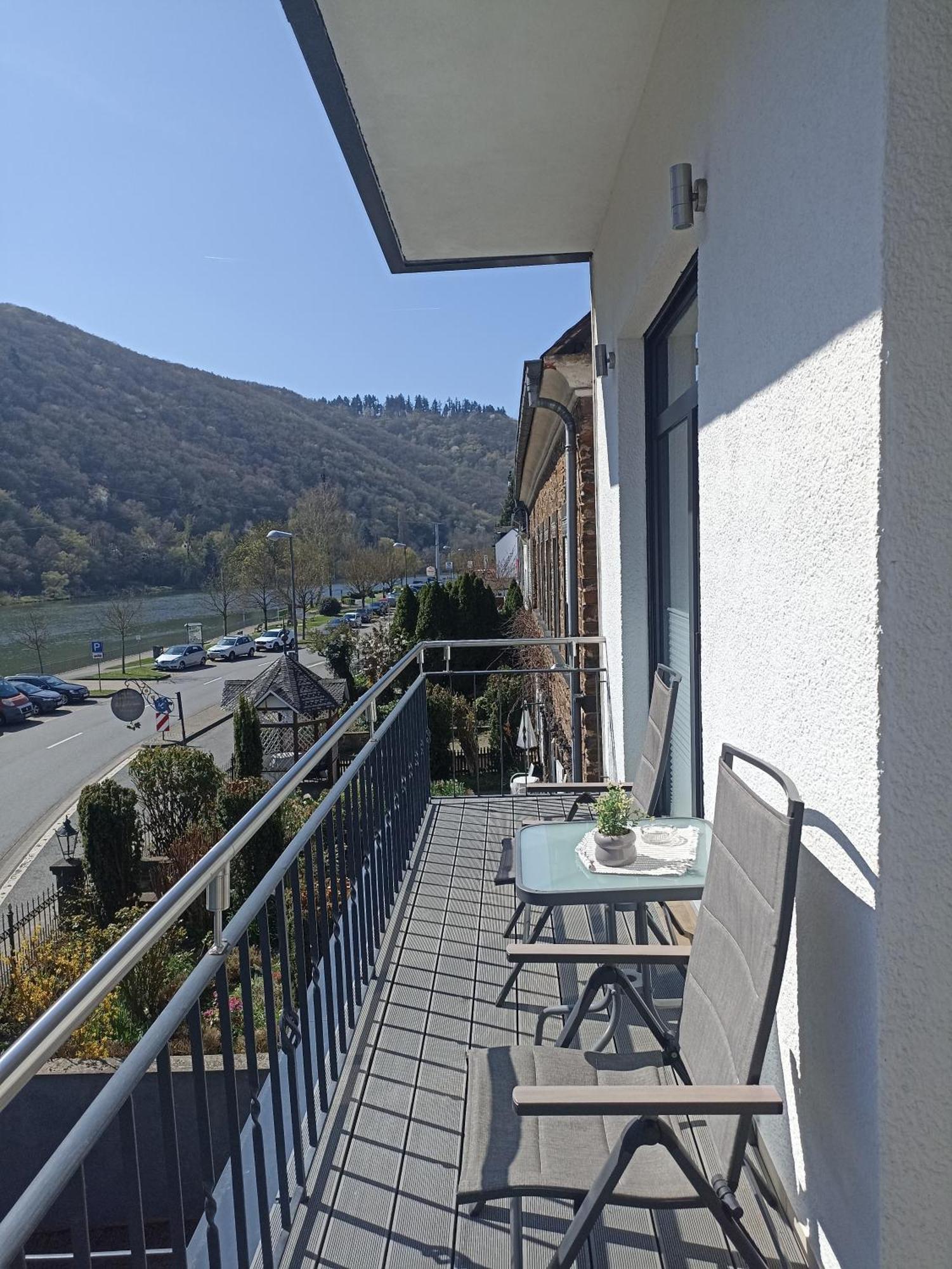 Haus Mosel Apartment คล็อตเทน ภายนอก รูปภาพ