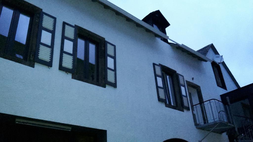 Haus Mosel Apartment คล็อตเทน ภายนอก รูปภาพ
